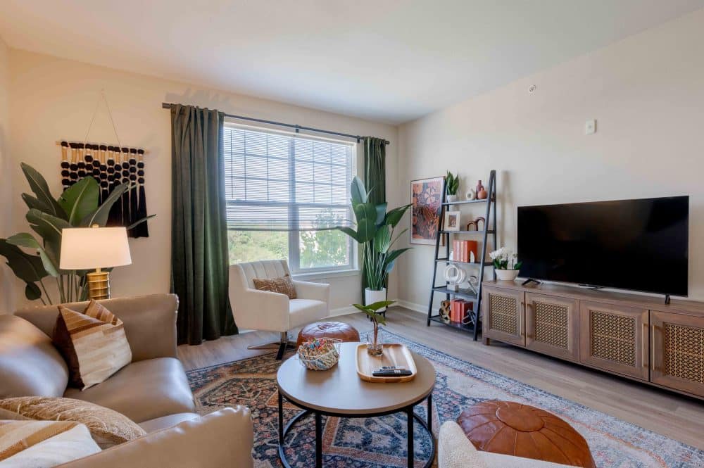 park on morton apartments near indiana university bloomington fully furnished living room